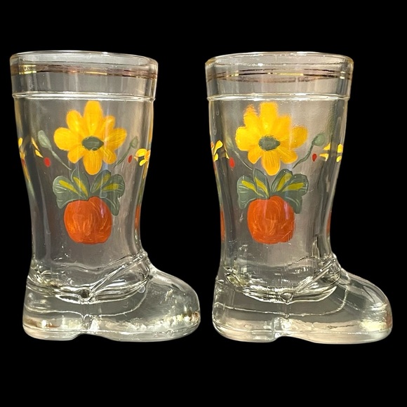 Vintage 1950s Lubiana Kristrall Italy Floral Boot Shaped Shot Glasses (2) - Picture 4 of 9